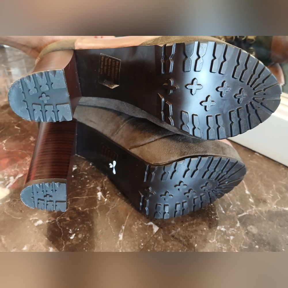 Luichiny Olive and Tan 4.5" Block Heeled Boots - Picture 12 of 12